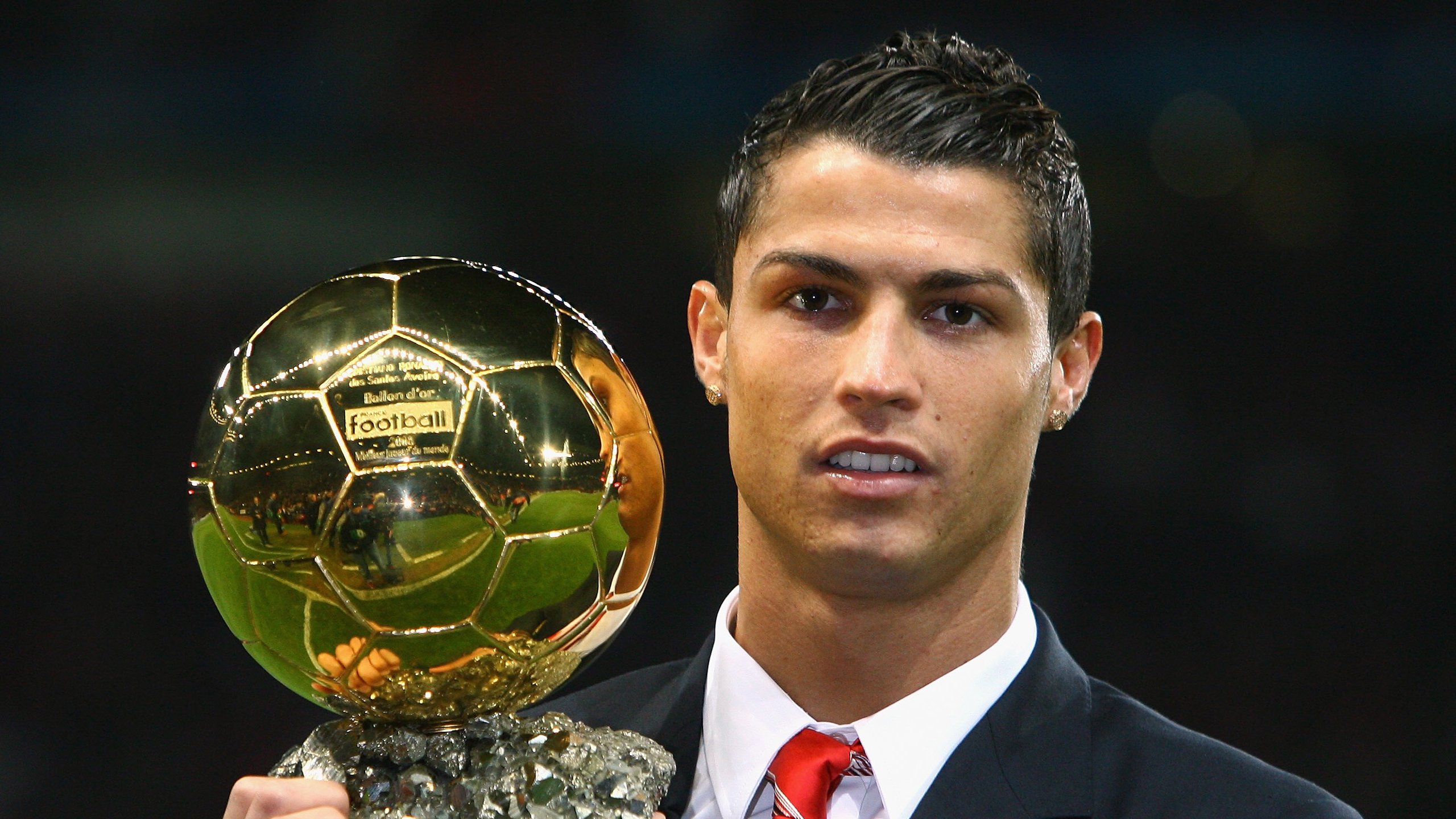 克罗地亚骑手奥利维亚·马尔顿·米哈尔迪内茨在2024年国际马术联合会世界障碍赛中以“Golden Loui H”马匹获得第六名,展现出色表现。